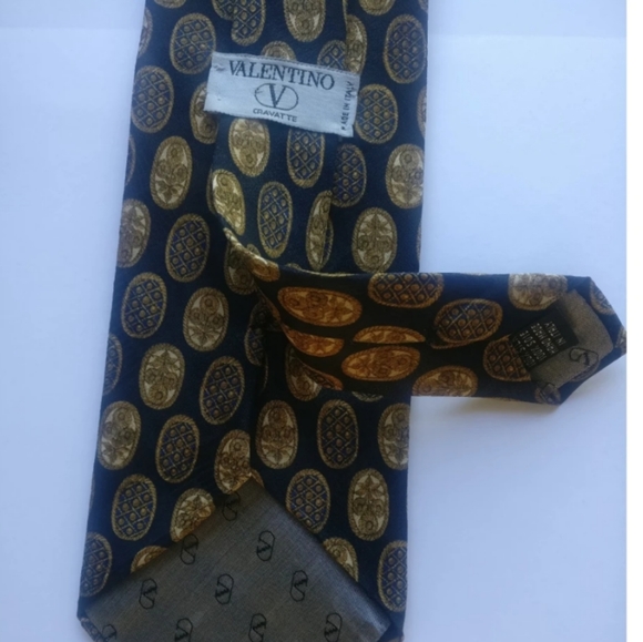 🇨🇦 Authentic vintage Valentino silk tie - Picture 8 of 8